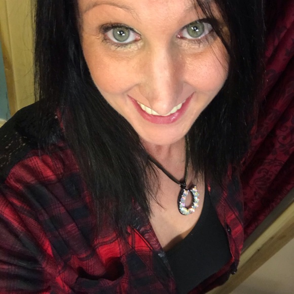 Meet your Posher, Brandy - Picture 4 of 8